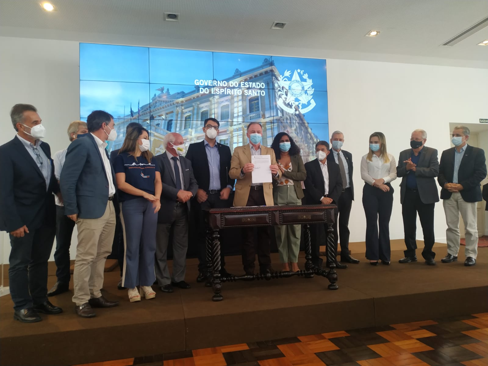 Governador sanciona lei do Refis para empresas capixabas
