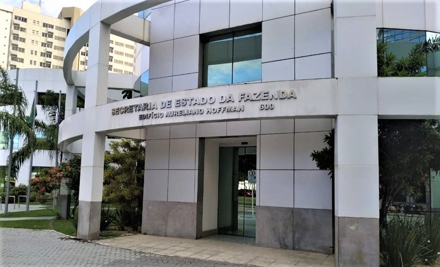 Quase 400 empresas são intimadas por não pagarem imposto