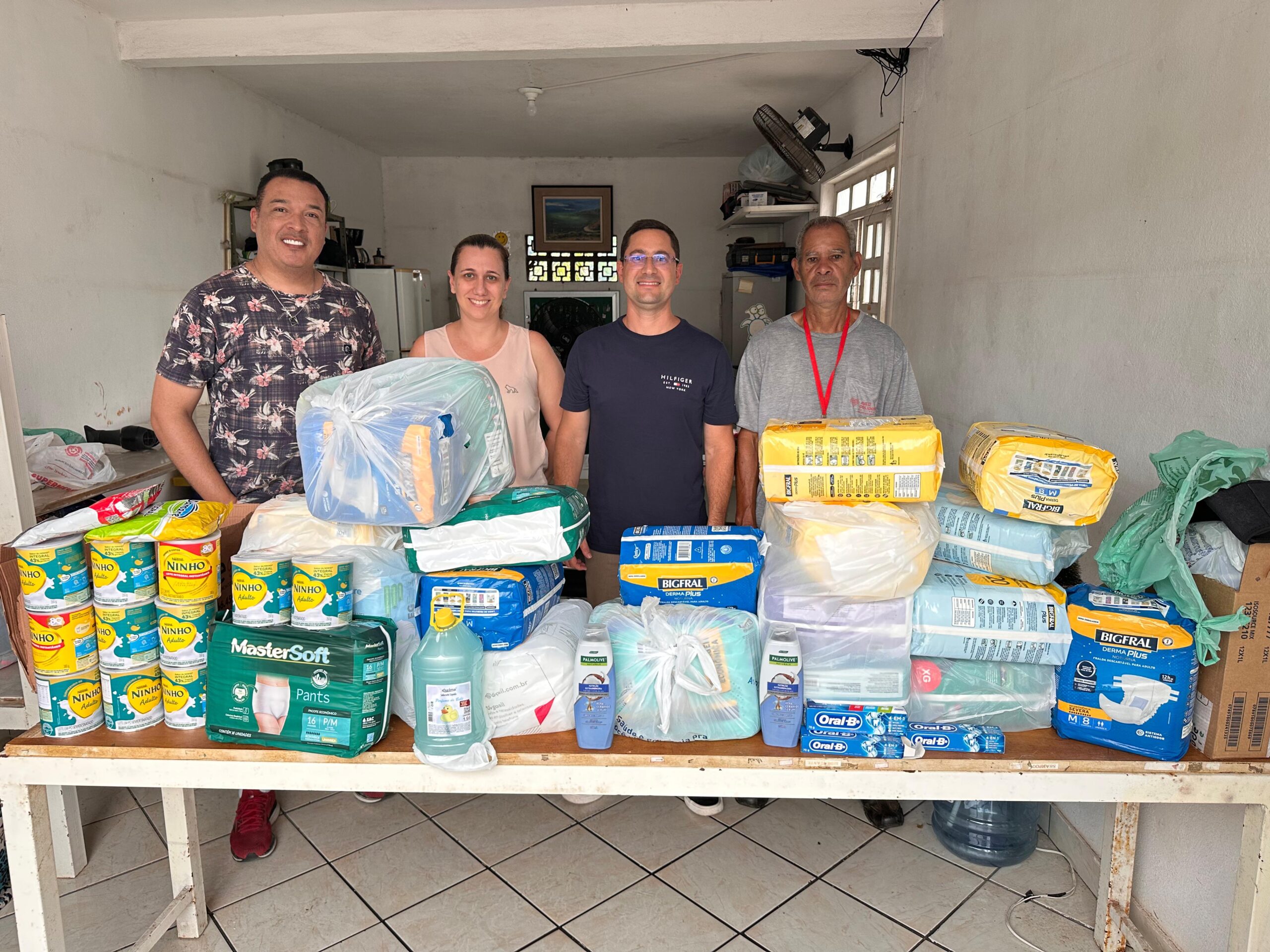 CRCES realiza doações para Asilo dos Idosos de Vitória