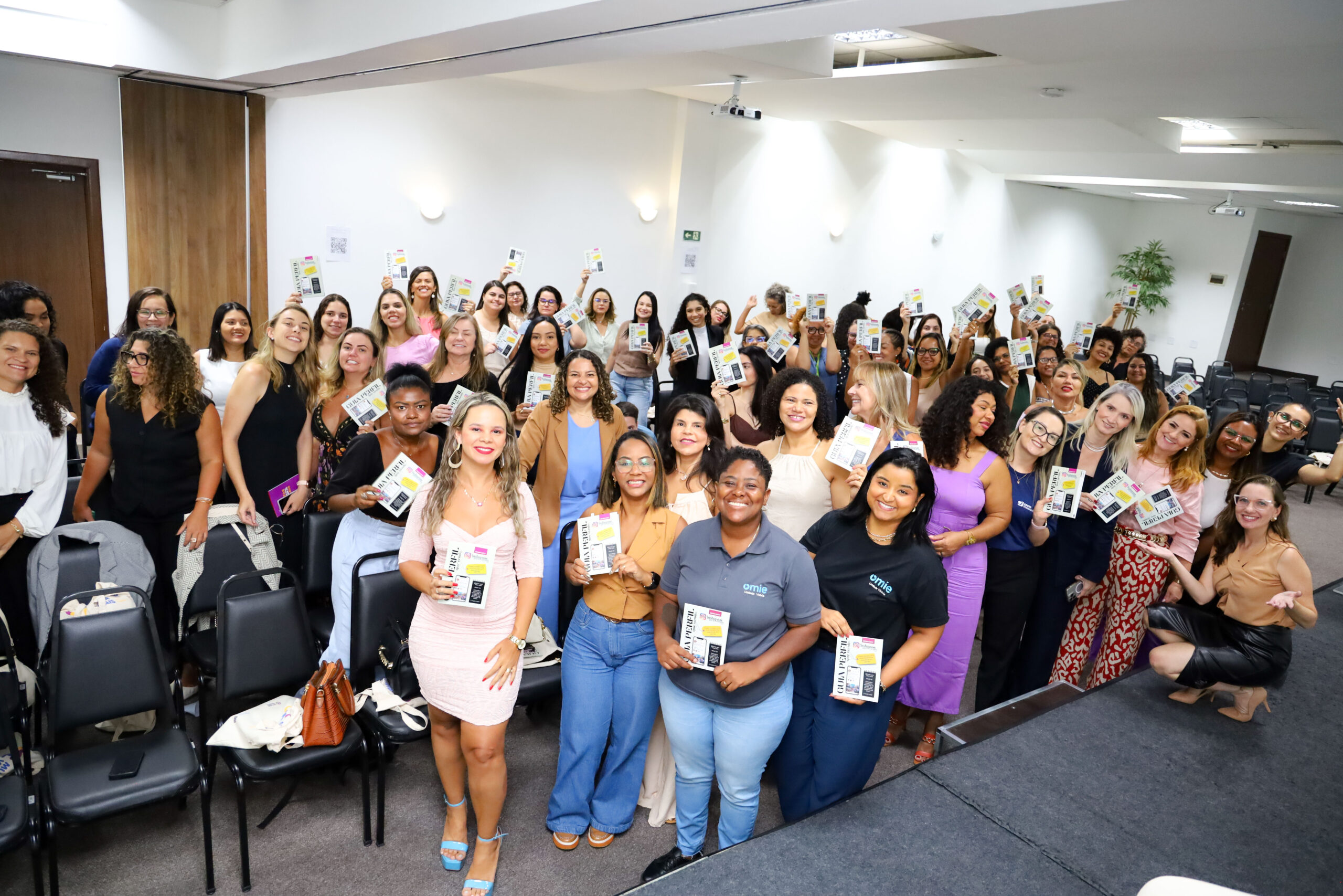 CRCES homenageia as mulheres em evento