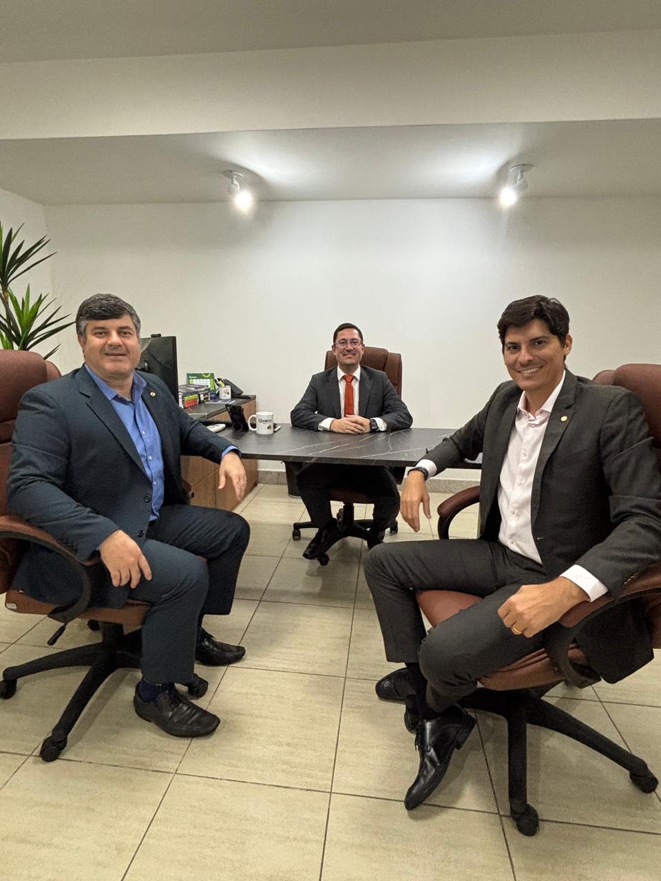 Presidente do CRCES e Deputado Estadual discutem ITCMD e Dia Estadual do Contador