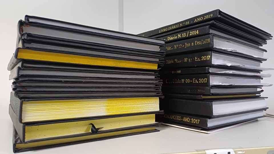 Jucees convoca contadores e empresas para retirada de centenas de livros mercantis físicos