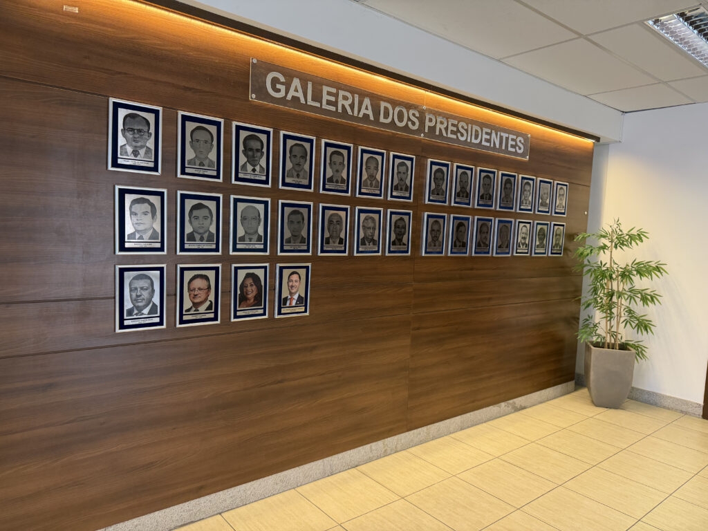 Galeria dos Presidentes do CRCES recebe placa de Walterleno Maifrede Noronha