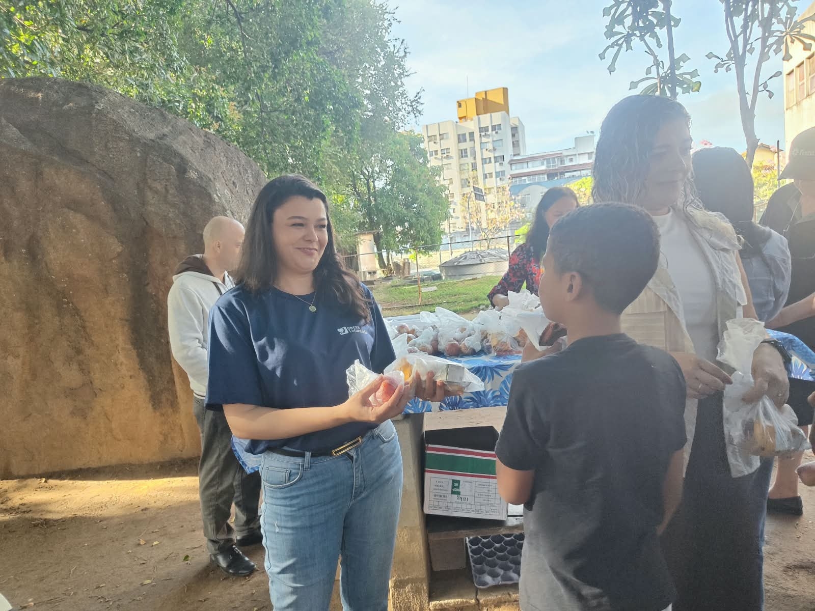 Voluntários do CRC-ES levam café da manhã e acolhimento a hospitais do ES