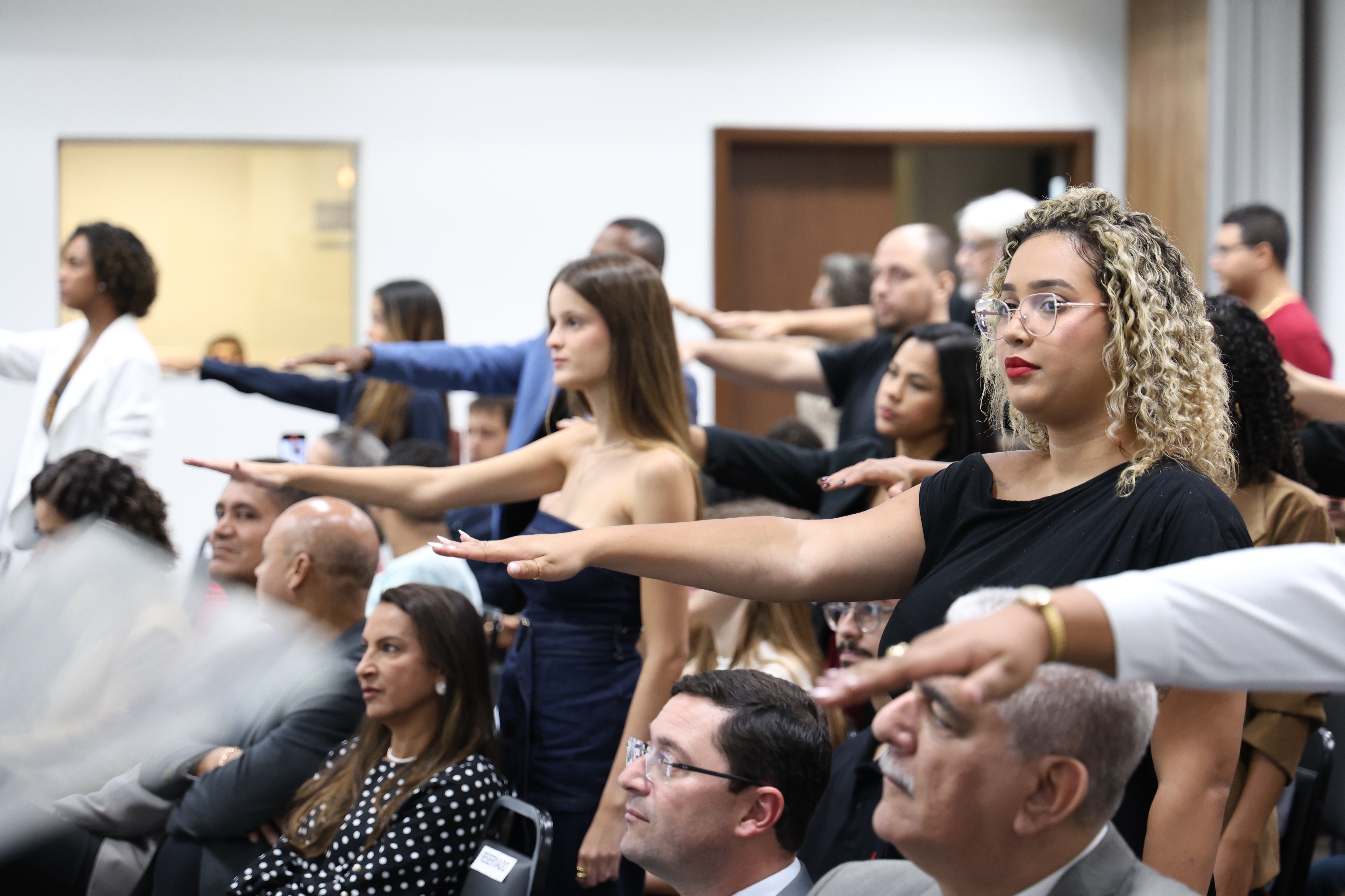 CRC-ES entrega carteira profissional a 41 contadores em solenidade