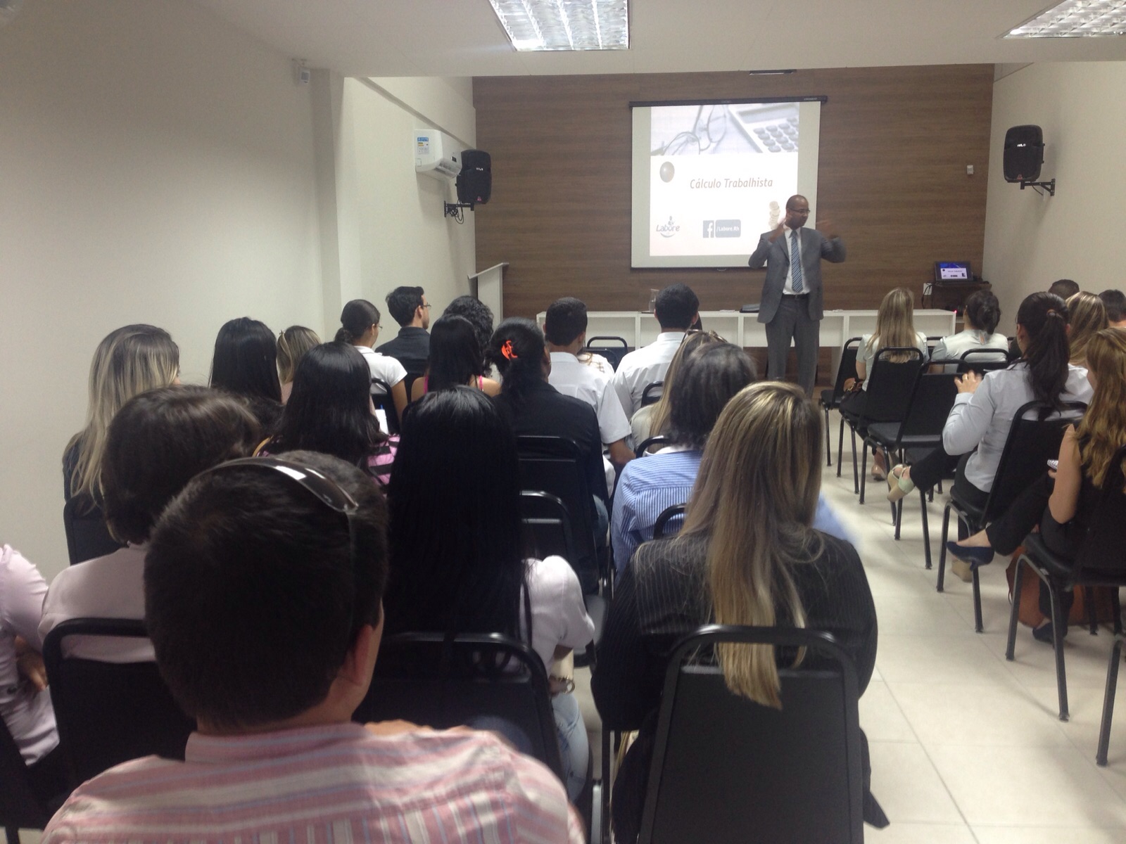 CRCES capacita mais de 200 profissionais em cursos de Cálculos Trabalhistas