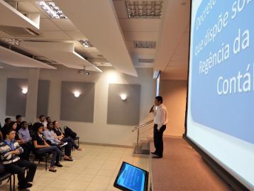 ALUNOS DA FACULDADE CATÓLICA SALESIANA VISITAM O CRCES