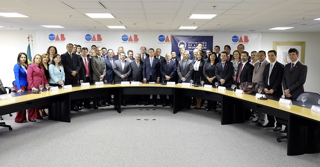 PRESIDENTE DO CRCES PARTICIPA DA ASSINATURA DO ACORDO DE COOPERAÇÃO ENTRE CFC, CFOAB E OBSERVATÓRIO SOCIAL DO BRASIL
