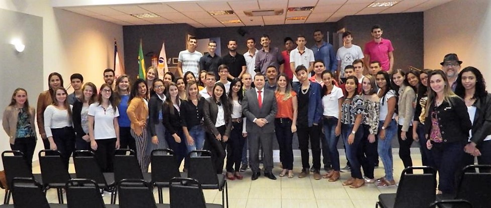 Alunos da Multivix de Nova Venécia realizam visita técnica ao CRCES