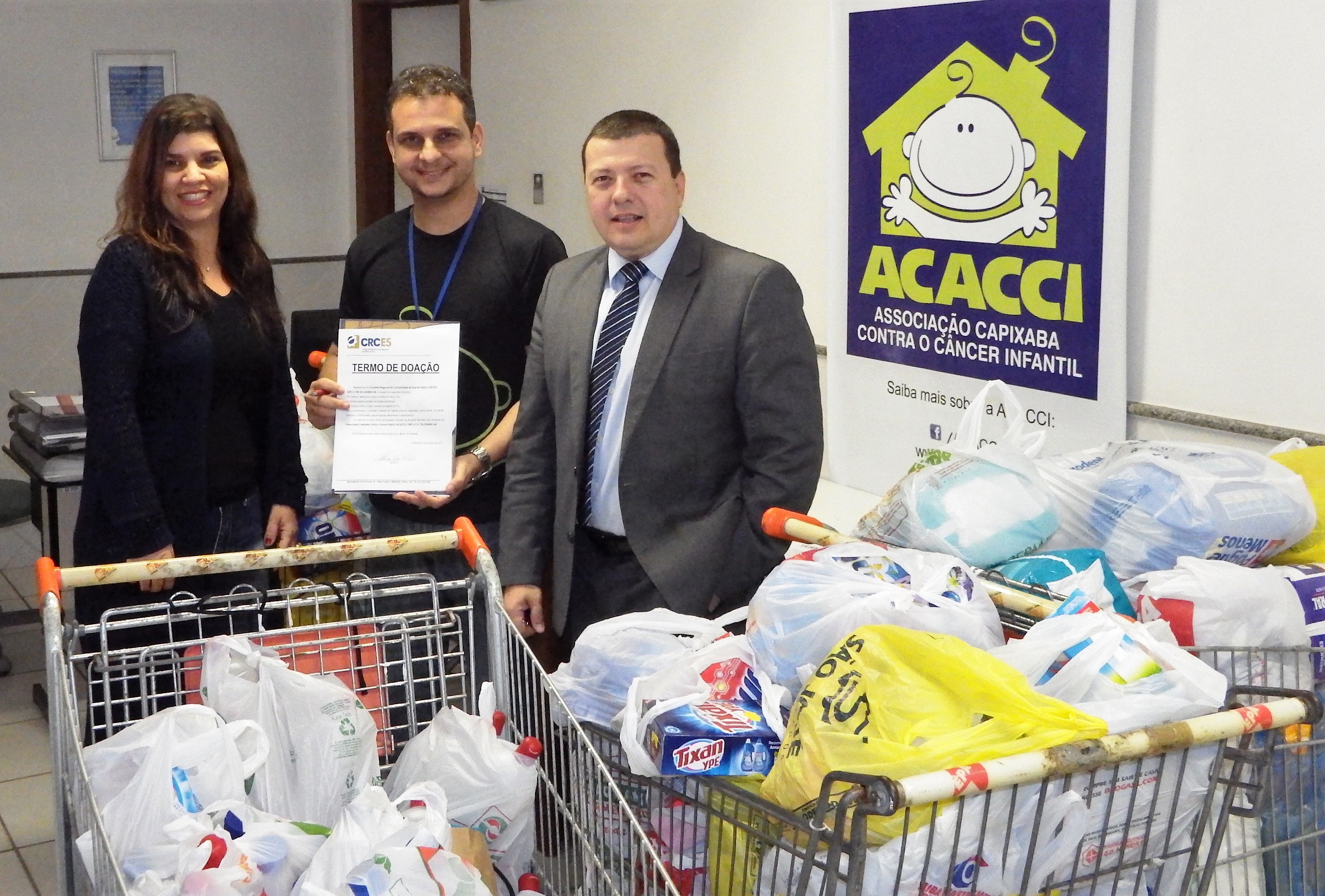 ACACCI recebe os donativos do CRCES