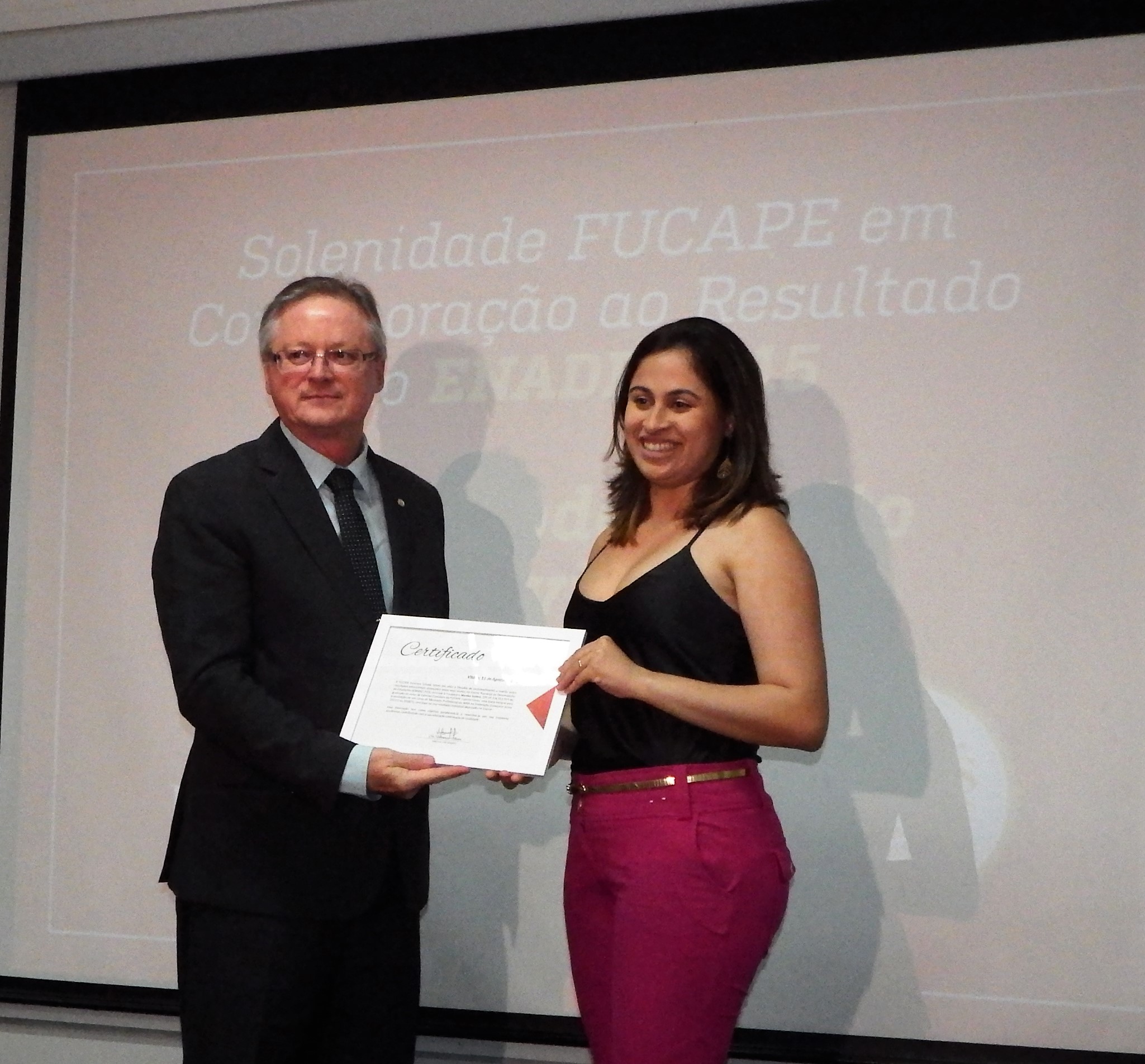 Roberto Schulze representou o CRCES na comemoração ao resultado do ENADE 2015, na FUCAPE