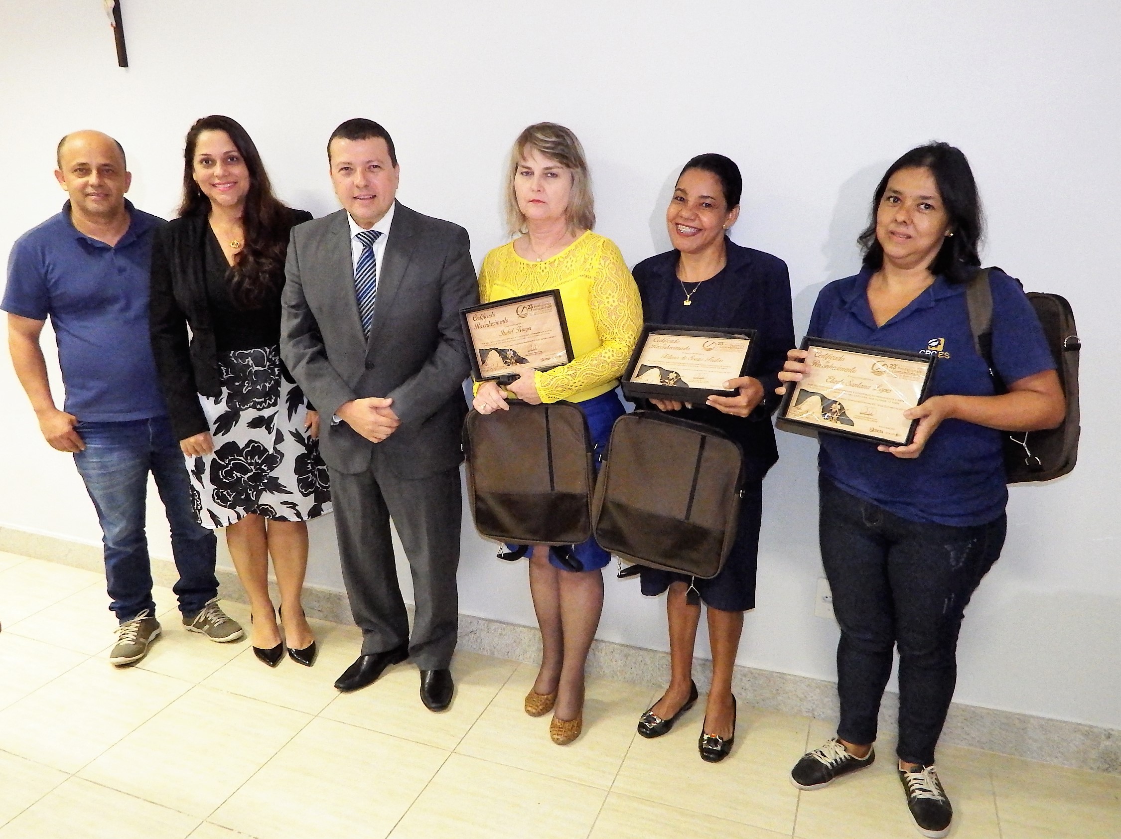 CRCES homenageia funcionários na Plenária de Novembro