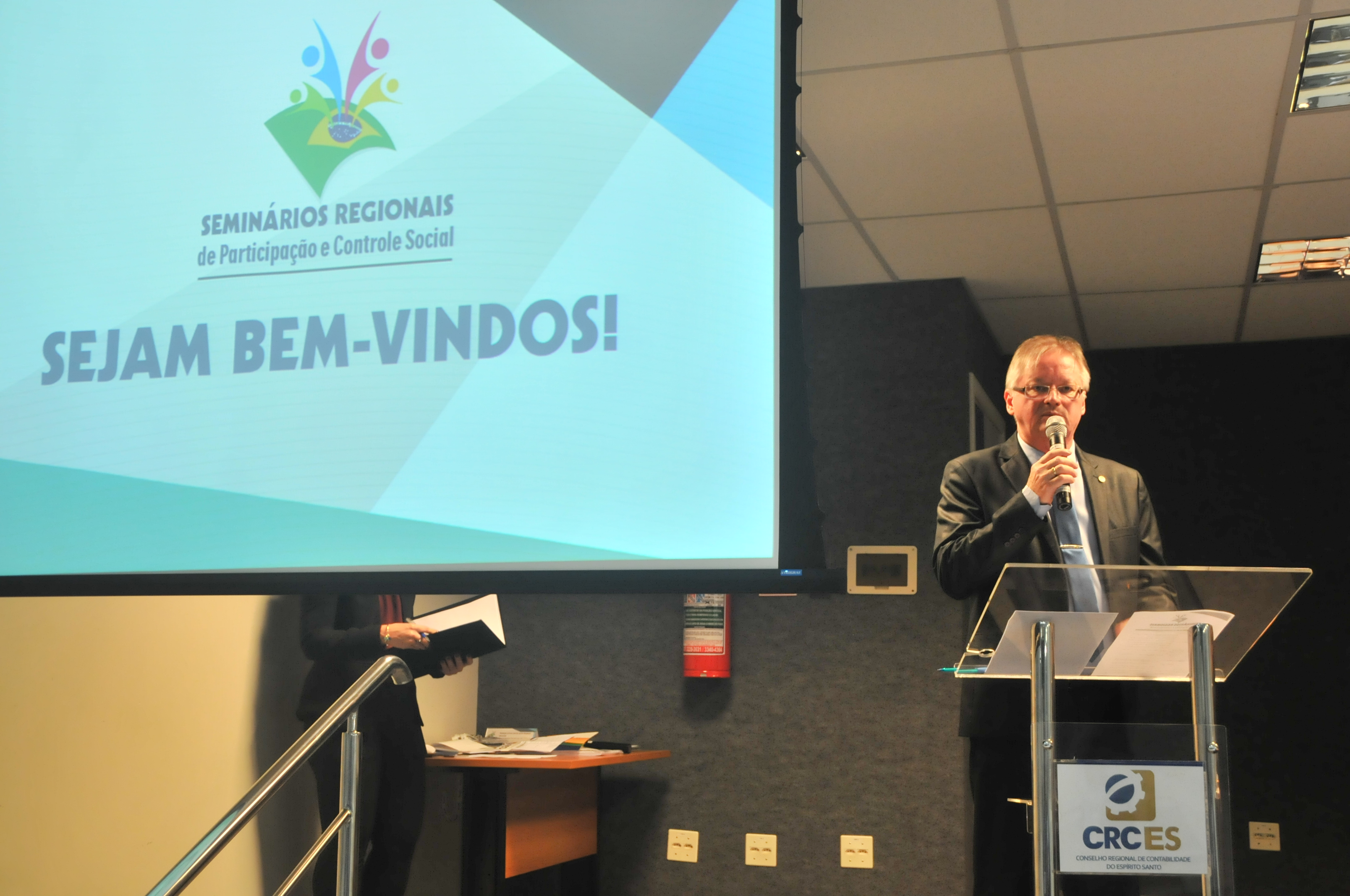 SEMINÁRIO REALIZADO EM VITÓRIA PELO CFC E CGU ABORDOU PARTICIPAÇÃO E CONTROLE SOCIAL