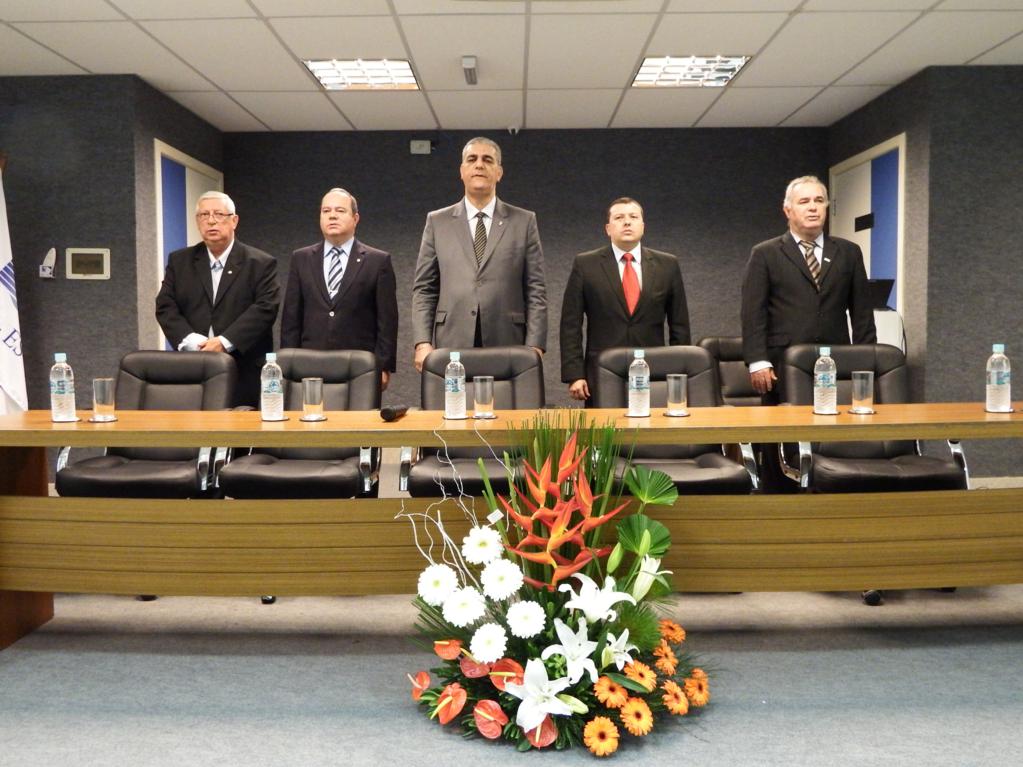 Solenidade para entrega de carteiras aos profissionais reúne autoridades da contabilidade