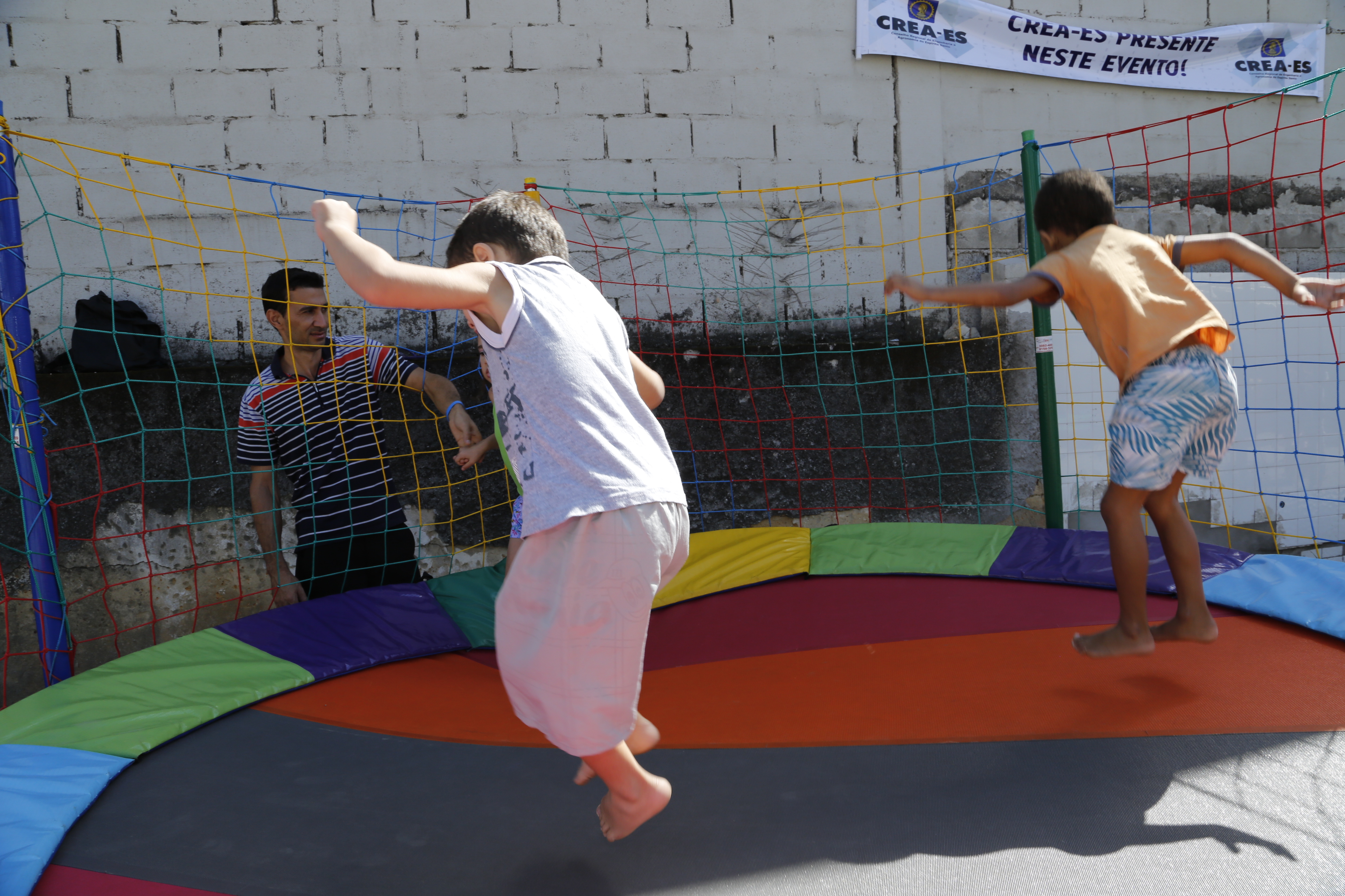Dia de Voluntariado fez a alegria das crianças